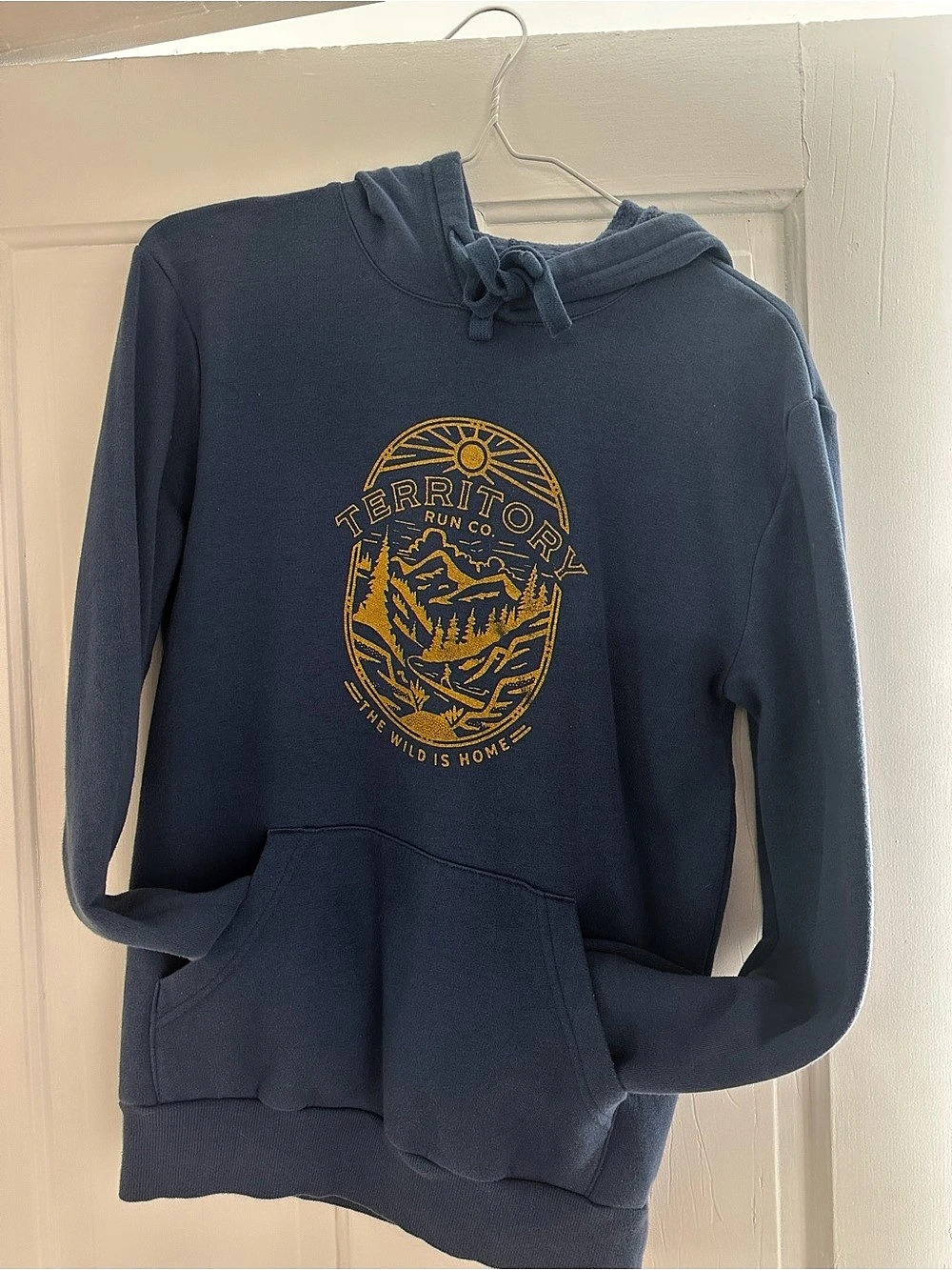 Territory Run Co. The Wild Is Home Hoodie. Blue XS